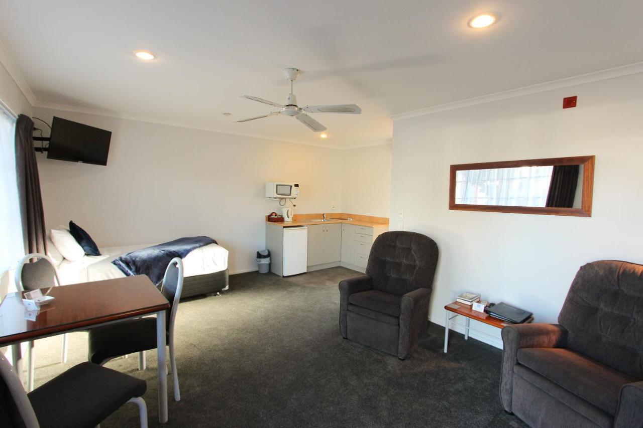 Bk'S Magnolia Motor Lodge Whanganui Extérieur photo