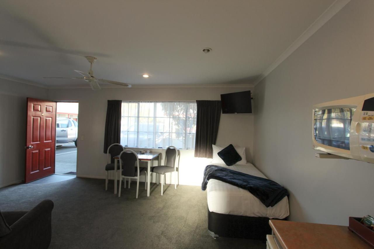Bk'S Magnolia Motor Lodge Whanganui Extérieur photo