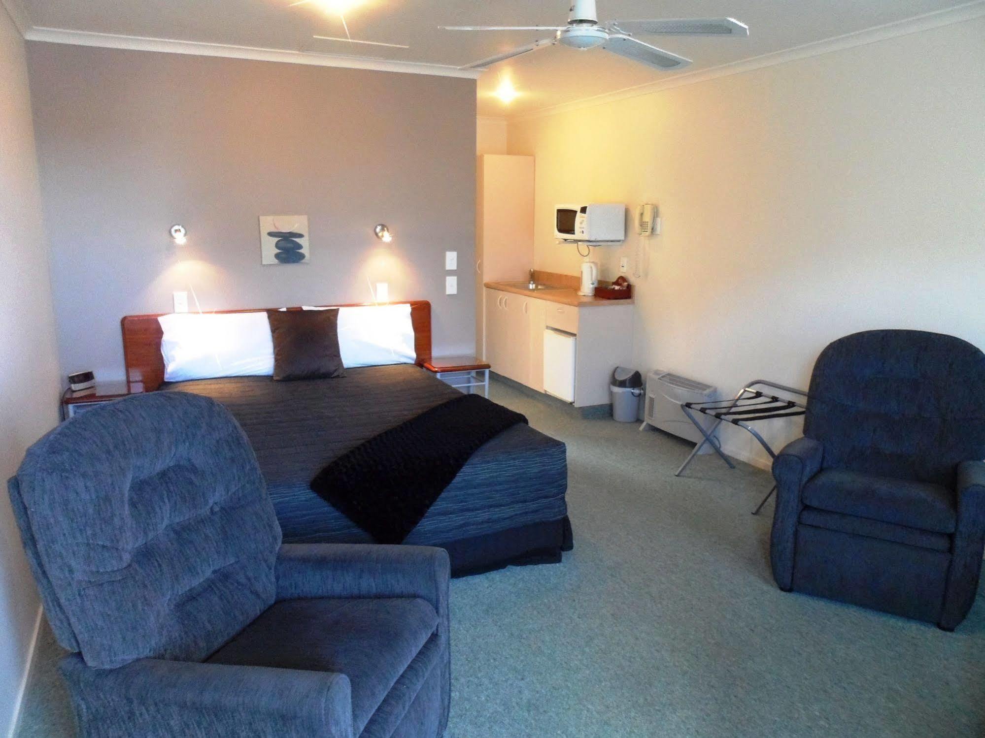 Bk'S Magnolia Motor Lodge Whanganui Extérieur photo