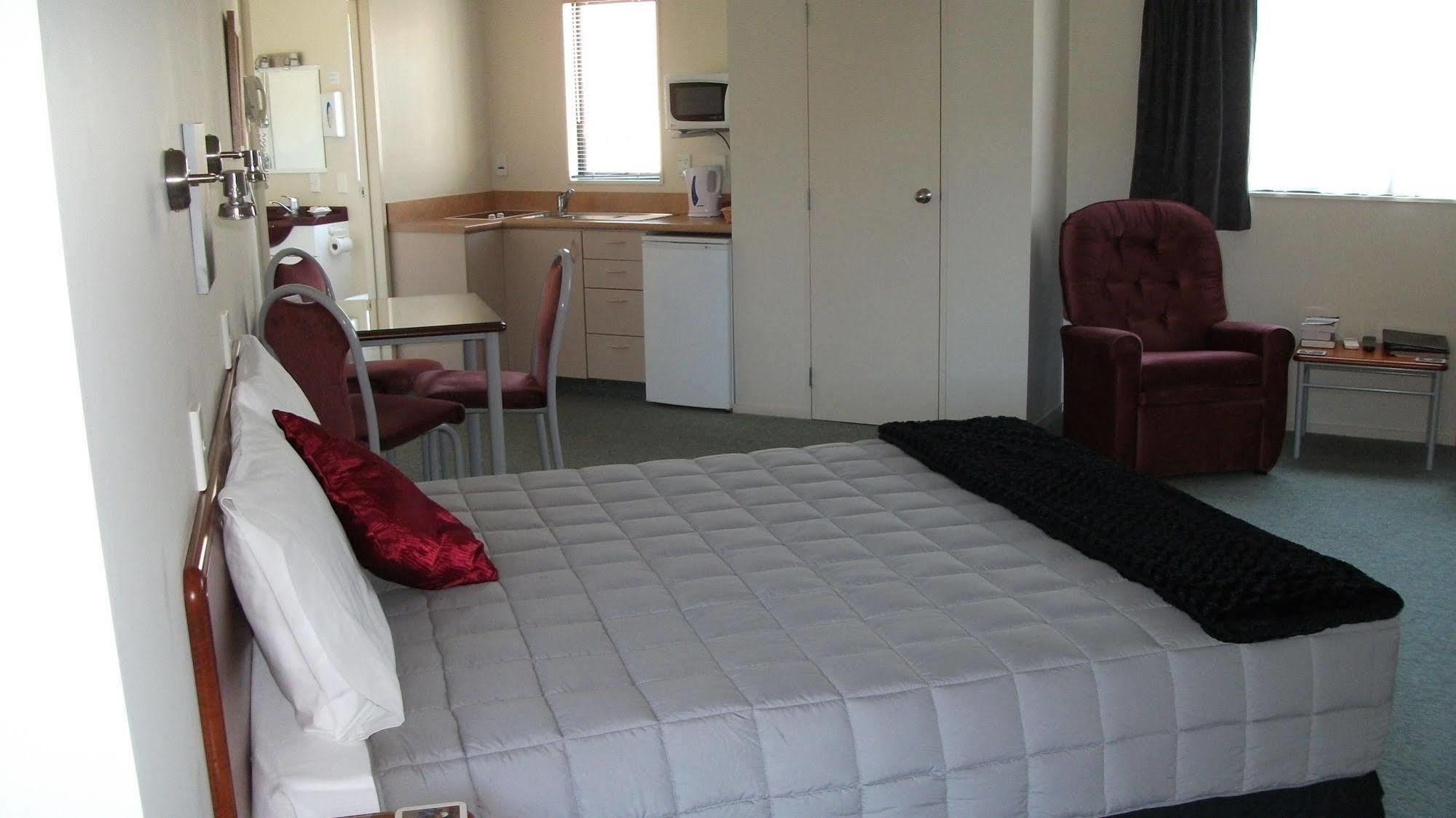 Bk'S Magnolia Motor Lodge Whanganui Extérieur photo